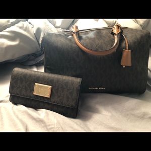 Excellent condition Michael Kors bag and wallet